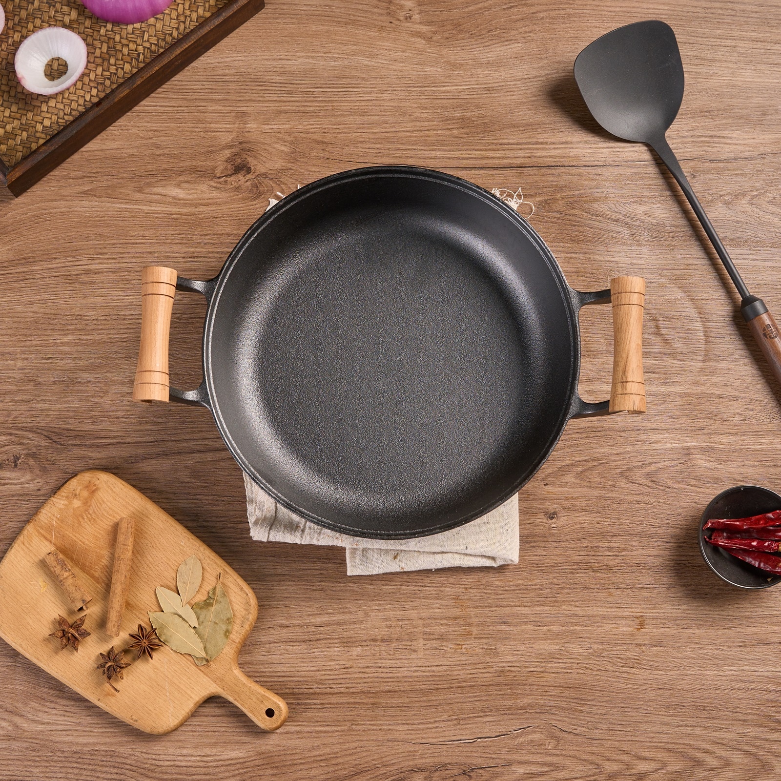 WANGYUANJI 11.8"Pancake Griddle With Wooden Handle, Cast Iron Skillet, Uncoated Pan For Home, Thickened Non-Stick Skillet, Multi-Purpose Skillet With Wire Balls_voghion.com